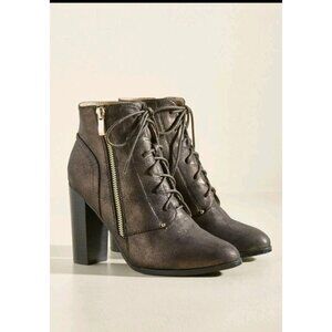 Bronze Metallic Ankle Bootie, Size 9. WS316